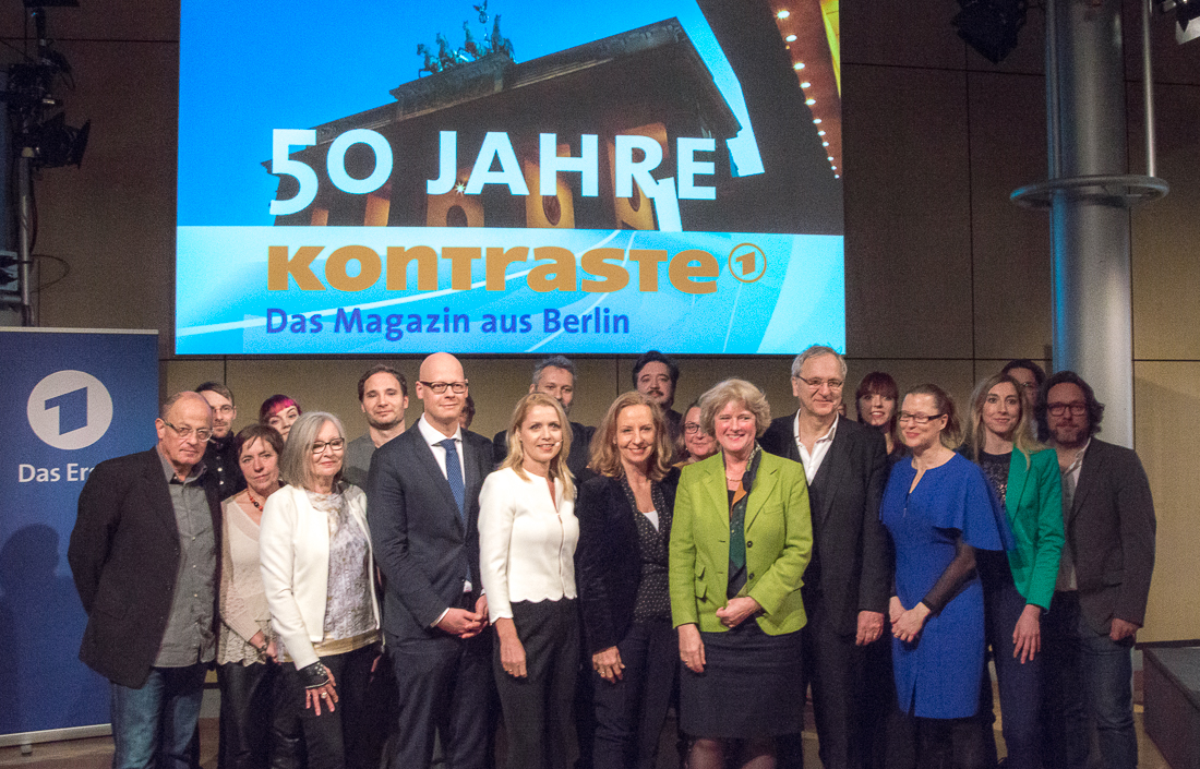 Gruppenbild während der Festveranstaltung "50 Jahre Kontraste" am 19.01.2018 in der AdK | Foto: © Jörg Wagner